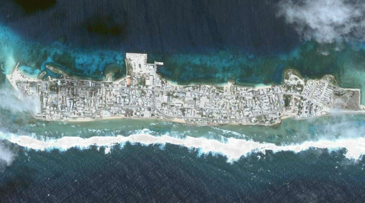 Picture 8 of 8 most cramped islands in the world