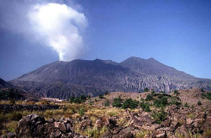 Picture 6 of 8 most dangerous hidden volcanoes in the world