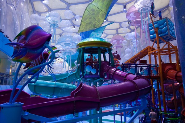 Picture 13 of 8 most spectacular water parks in the world