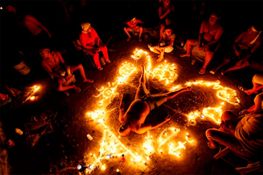 Picture 6 of 8 religious rituals in the world