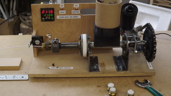 Picture 2 of 83-year-old man and invent cheap 3D printing
