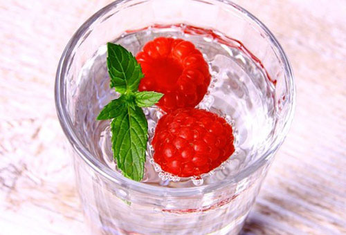 Picture 3 of 9 best fruits and vegetables to mix with water