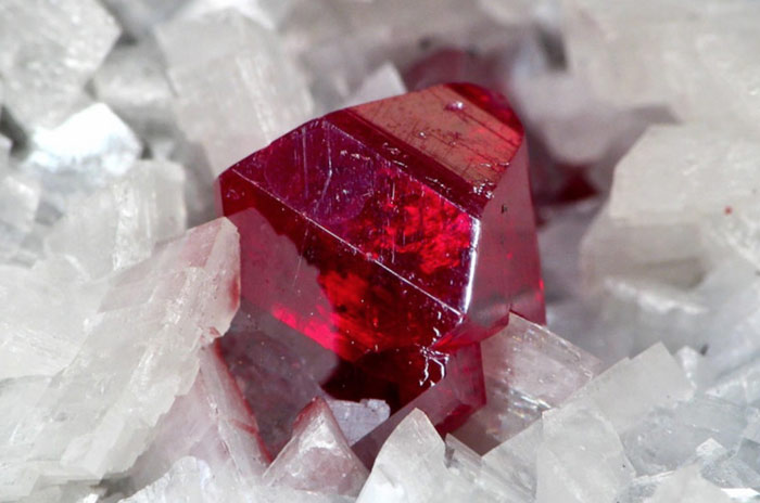 Picture 5 of 9 types of rocks - beautiful but deadly minerals present on Earth
