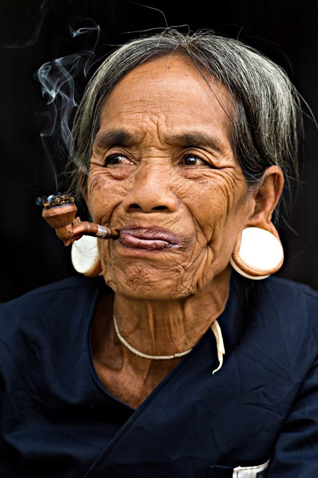 Picture 1 of A beautiful set of photos about Vietnamese peoples in American newspapers