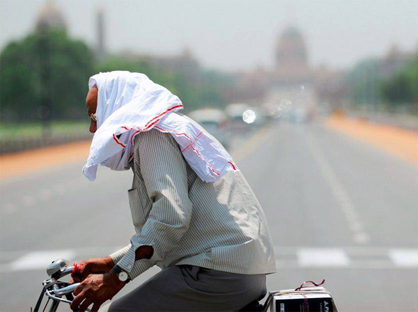 Picture 5 of A bunch of hot 'scorching' photos of India, more than 600 people died