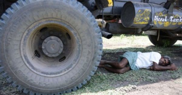 Picture 6 of A bunch of hot 'scorching' photos of India, more than 600 people died