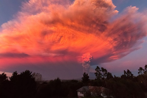 Picture 1 of A close-up of the erupting Chilean volcano leaves you feeling dead