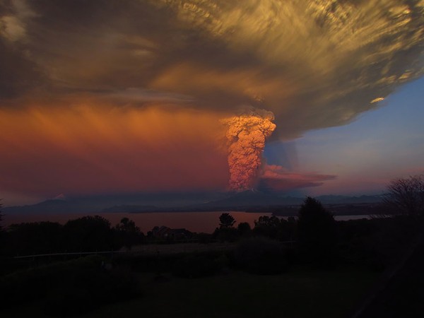 Picture 11 of A close-up of the erupting Chilean volcano leaves you feeling dead
