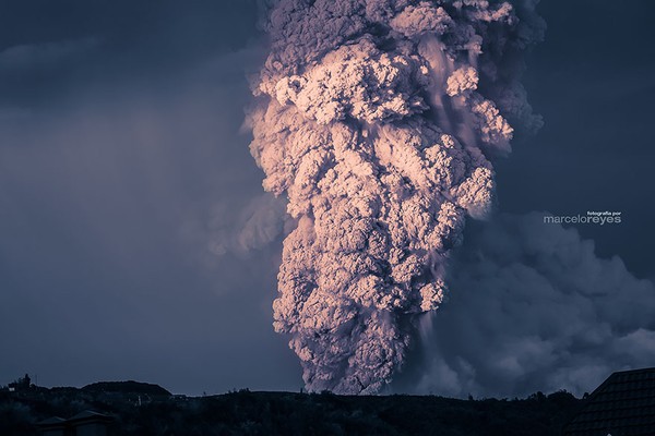 Picture 4 of A close-up of the erupting Chilean volcano leaves you feeling dead
