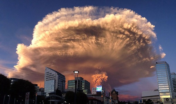 Picture 9 of A close-up of the erupting Chilean volcano leaves you feeling dead