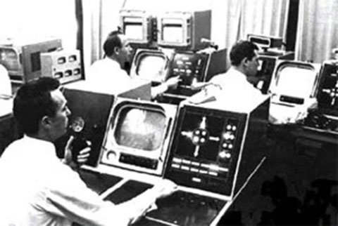 Picture 13 of A close-up of the Soviet antiques moon explorer