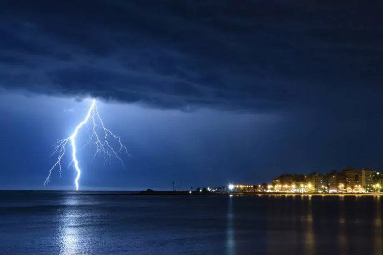 Picture 1 of A lightning strike, 156 people lie in Rwanda