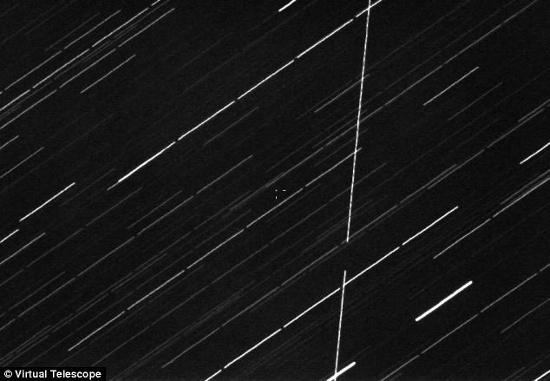 Picture 1 of A meteorite in Russia just flew over Earth