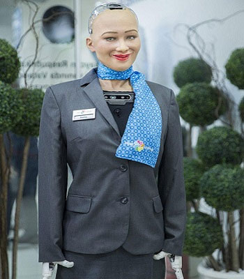 Picture 1 of A robot like the first person in the world is granted a visa card