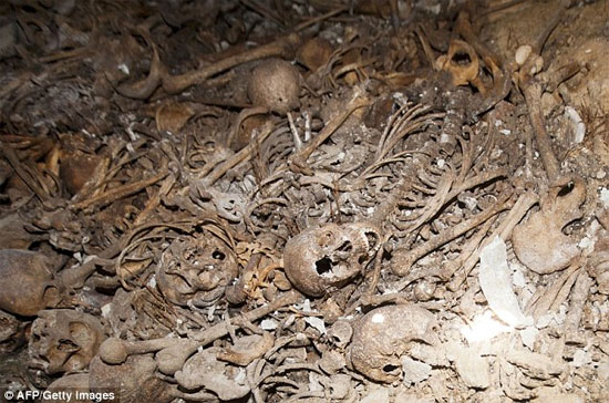 Picture 2 of A series of Palestinian graves were discovered