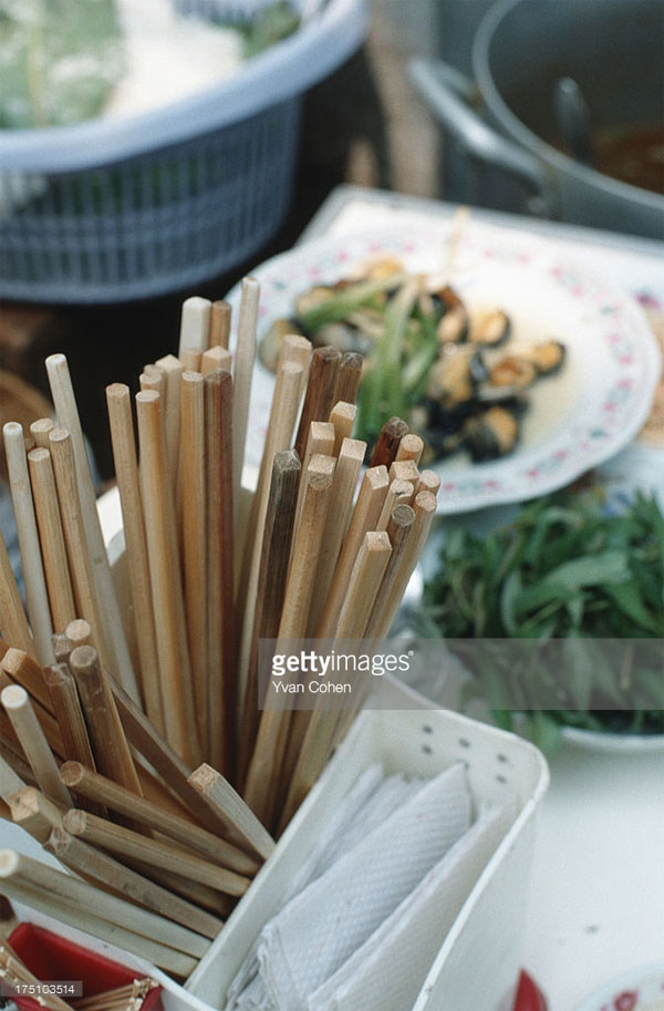 Picture 12 of A series of photos to live in Hanoi 20 years ago by Yvan Cohen