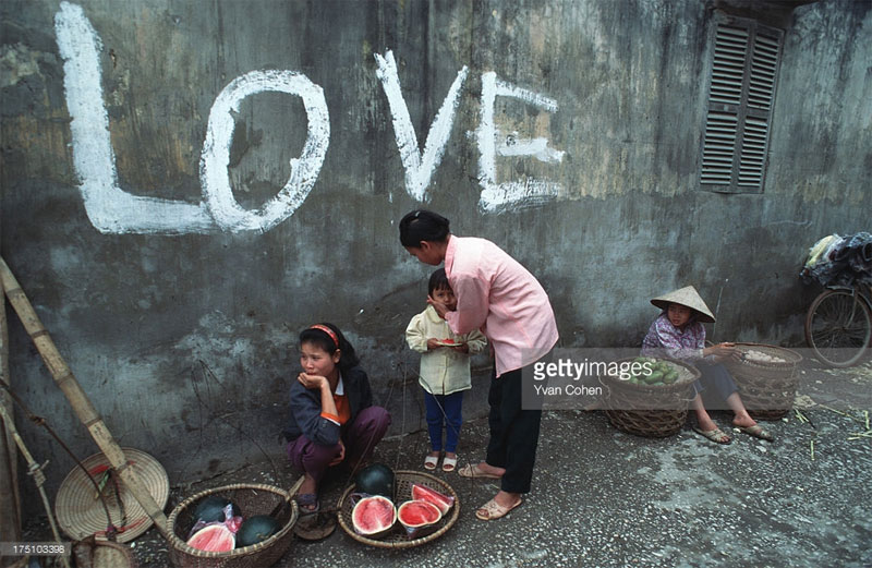 Picture 13 of A series of photos to live in Hanoi 20 years ago by Yvan Cohen