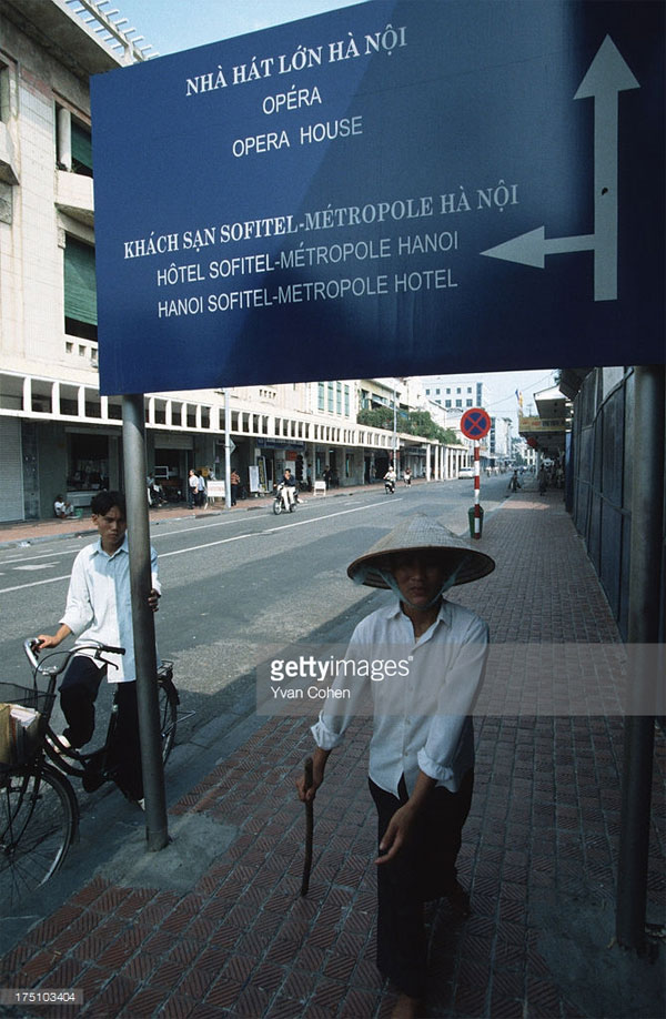Picture 15 of A series of photos to live in Hanoi 20 years ago by Yvan Cohen