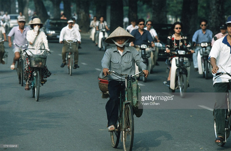Picture 16 of A series of photos to live in Hanoi 20 years ago by Yvan Cohen
