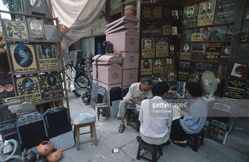 Picture 19 of A series of photos to live in Hanoi 20 years ago by Yvan Cohen