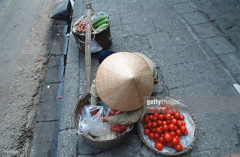 Picture 21 of A series of photos to live in Hanoi 20 years ago by Yvan Cohen