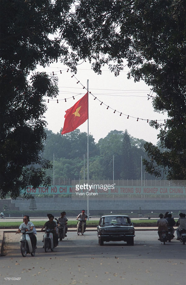 Picture 22 of A series of photos to live in Hanoi 20 years ago by Yvan Cohen