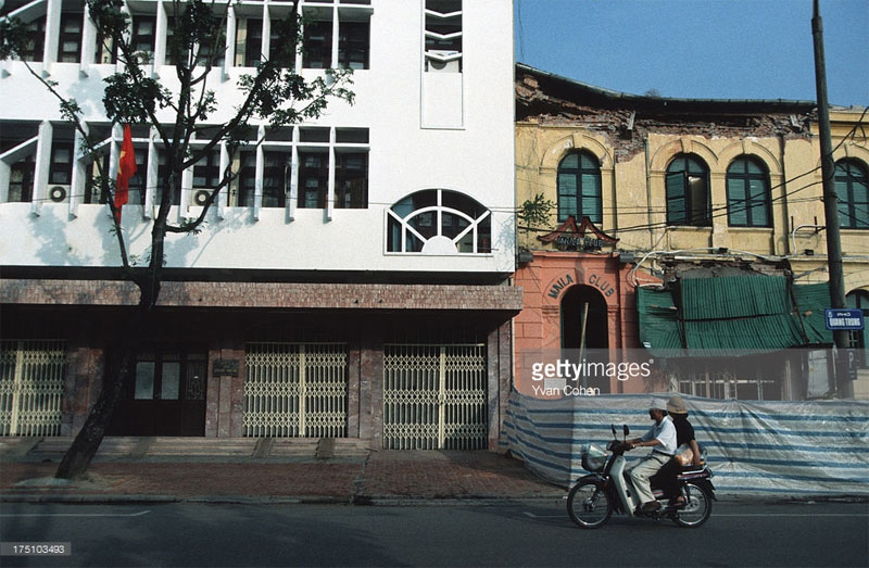 Picture 33 of A series of photos to live in Hanoi 20 years ago by Yvan Cohen