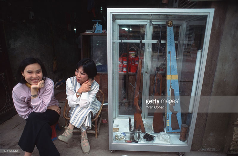 Picture 35 of A series of photos to live in Hanoi 20 years ago by Yvan Cohen