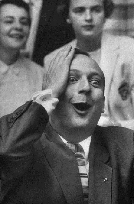 Picture 15 of A series of photos when people were still 'addicted' to the television