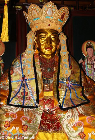 Picture 4 of A thousand-year-old gold mummy like the one who lives in China