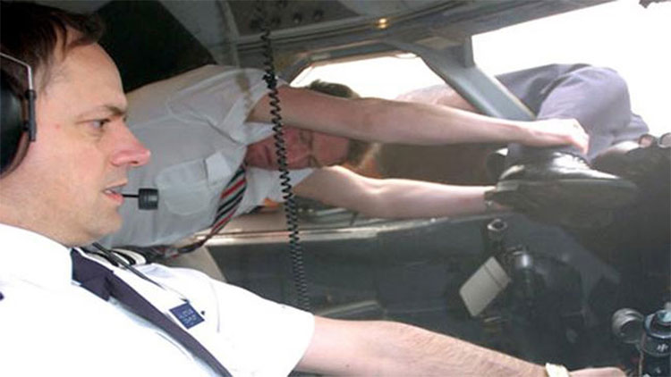 Picture 4 of Abandon or keep the captain: Selecting the life and death of 84 scary people and secrets at the last minute