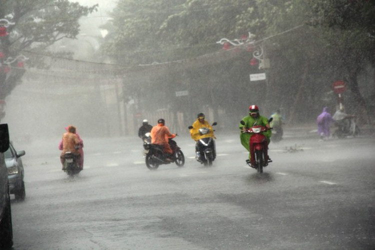 Picture 1 of Add cold air causing very heavy rain from Nghe An to Quang Nam