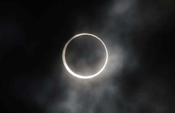 Picture 9 of Admire partial eclipse across Asia