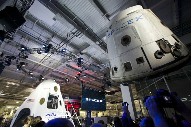 Picture 10 of Admire SpaceX's new generation spacecraft