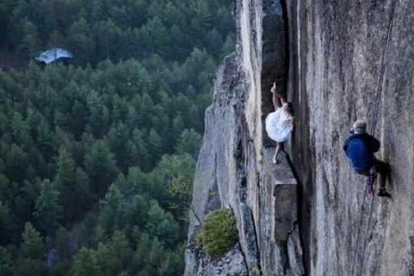 Picture 10 of Admire the art pictures on 100m high cliffs