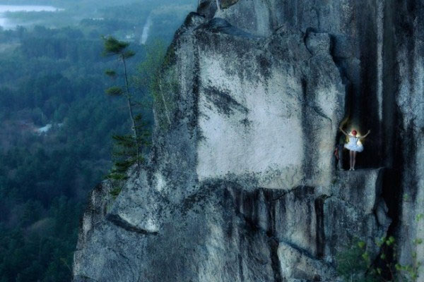 Picture 9 of Admire the art pictures on 100m high cliffs
