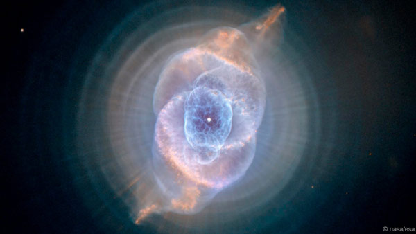 Picture 9 of Admire the beautiful array of astronomical images celebrating Hubble's 25 years old