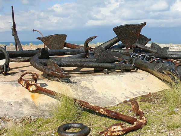 Picture 10 of Admire the graveyard of the shipwreck in the Bermuda triangle