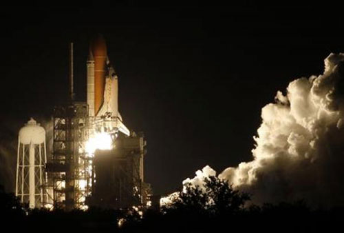 Picture 5 of Admire the moment of launching the Space Shuttle Discovery