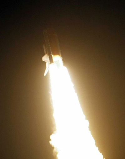 Picture 9 of Admire the moment of launching the Space Shuttle Discovery