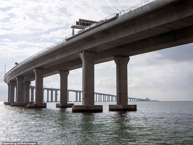 Picture 6 of Admire the world's longest sea crossing bridge: 55km, $ 18 billion in China