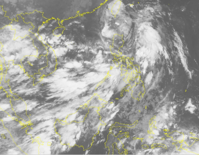 Picture 2 of Aere storm jerks 10-12 levels into the South China Sea