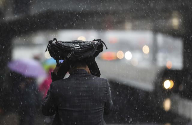 Picture 8 of After 30 years, Beijing picked up snow again in April