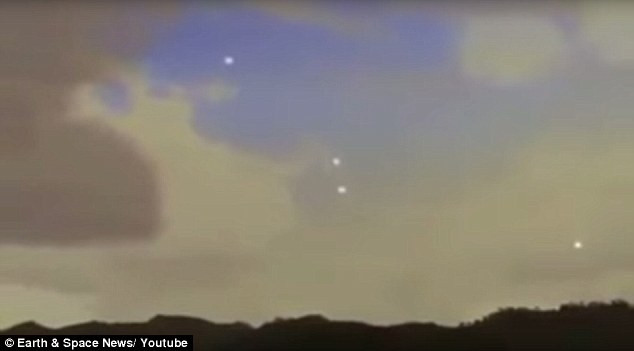 Picture 2 of Again discovered UFO dancing in the sky of America