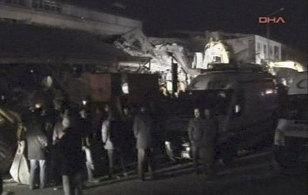 Picture 3 of Again strong earthquake in Turkey, the hotel collapsed