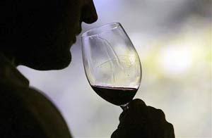 Picture 1 of Alcohol makes people lose their breath