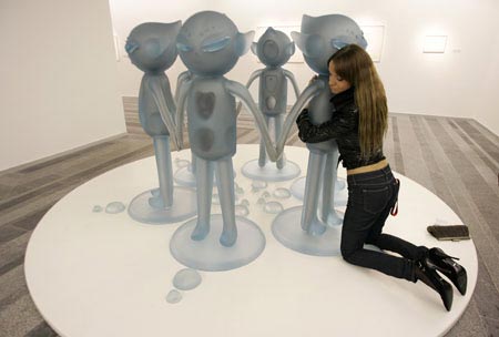Picture 3 of Aliens 'living on earth'