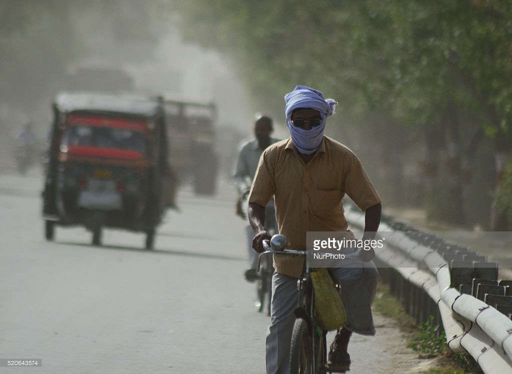 Picture 6 of All Asia struggles to deal with the terrible heat
