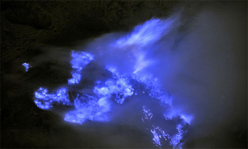 Amazing blue flame on the crater images 2