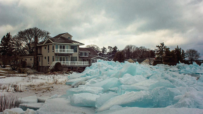 Picture 2 of Amazing blue giant ice lake